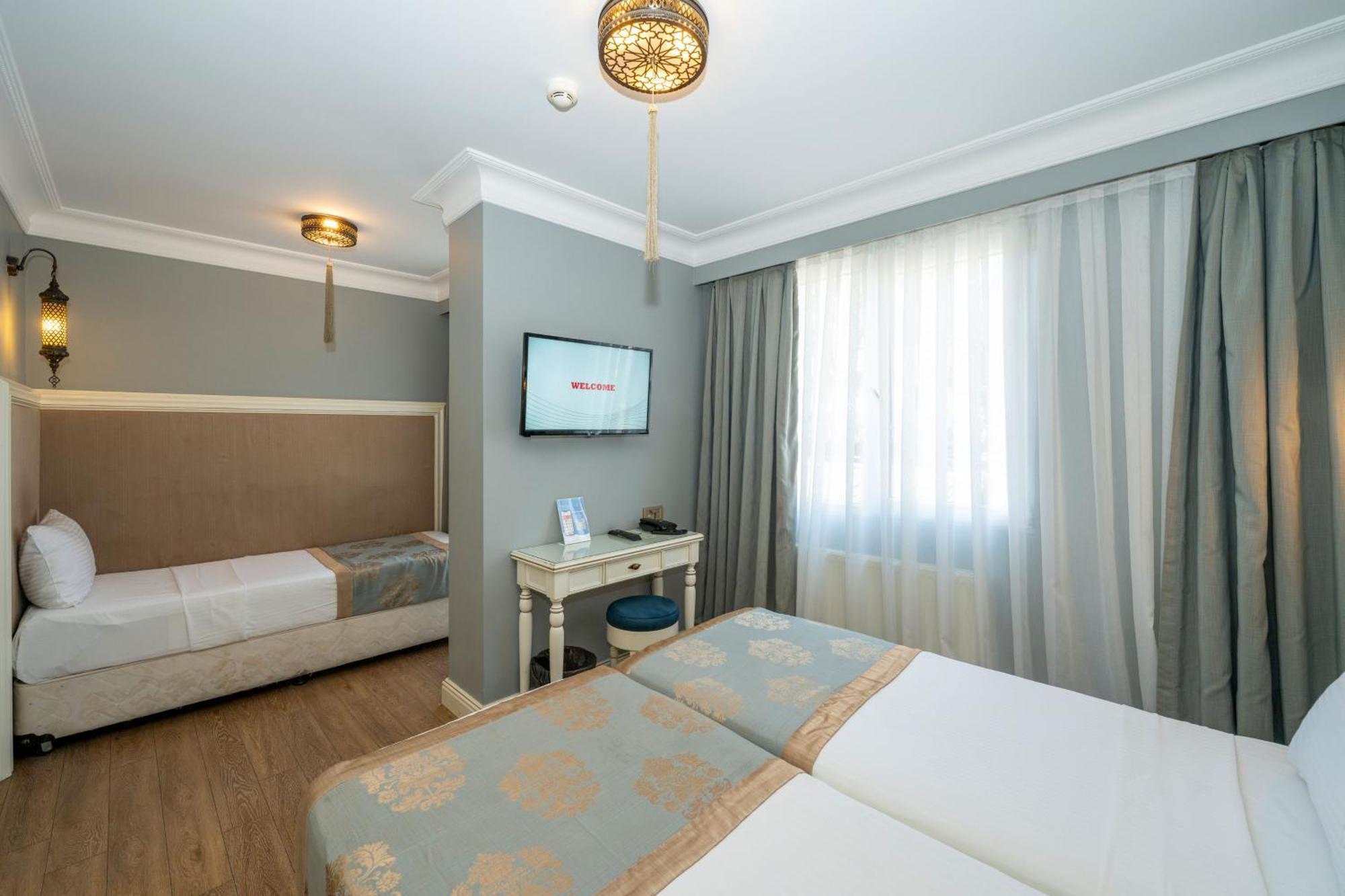 Raymond Blue Hotel Истанбул Екстериор снимка