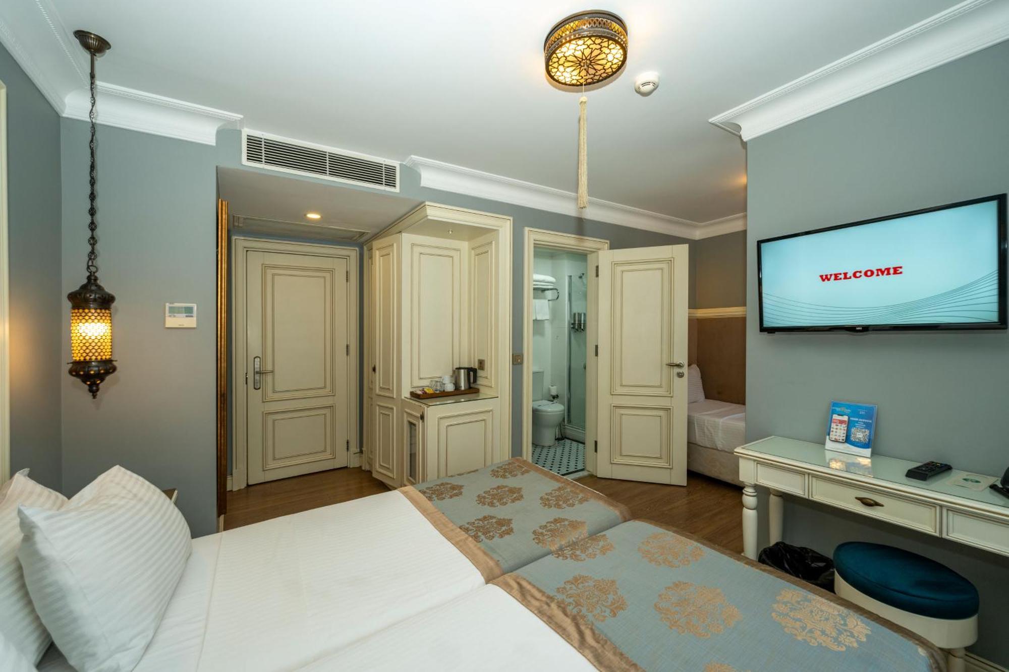 Raymond Blue Hotel Истанбул Екстериор снимка