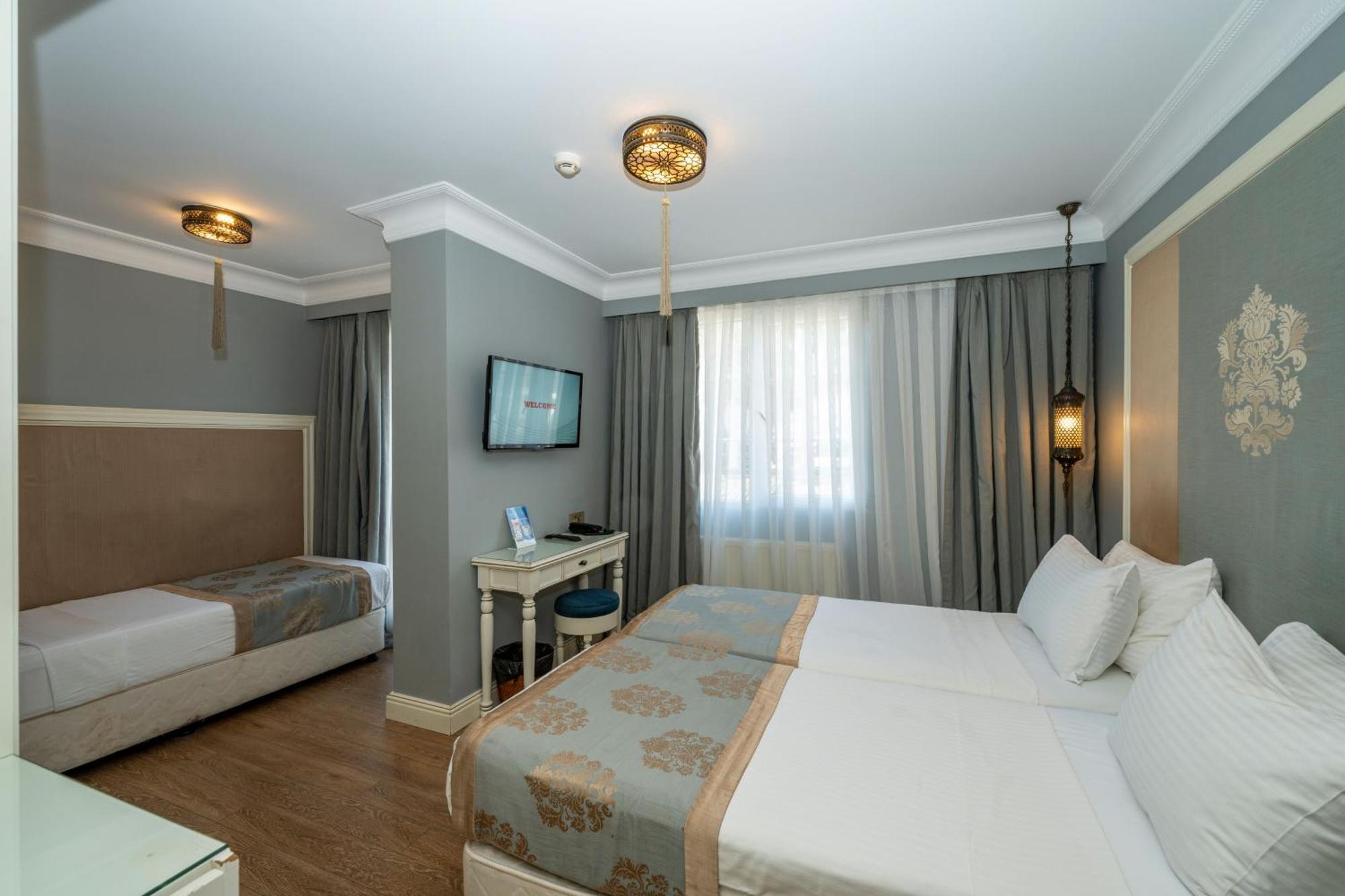 Raymond Blue Hotel Истанбул Екстериор снимка