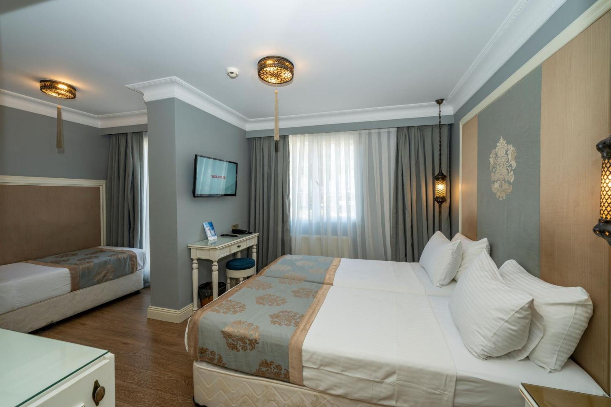 Raymond Blue Hotel Истанбул Екстериор снимка