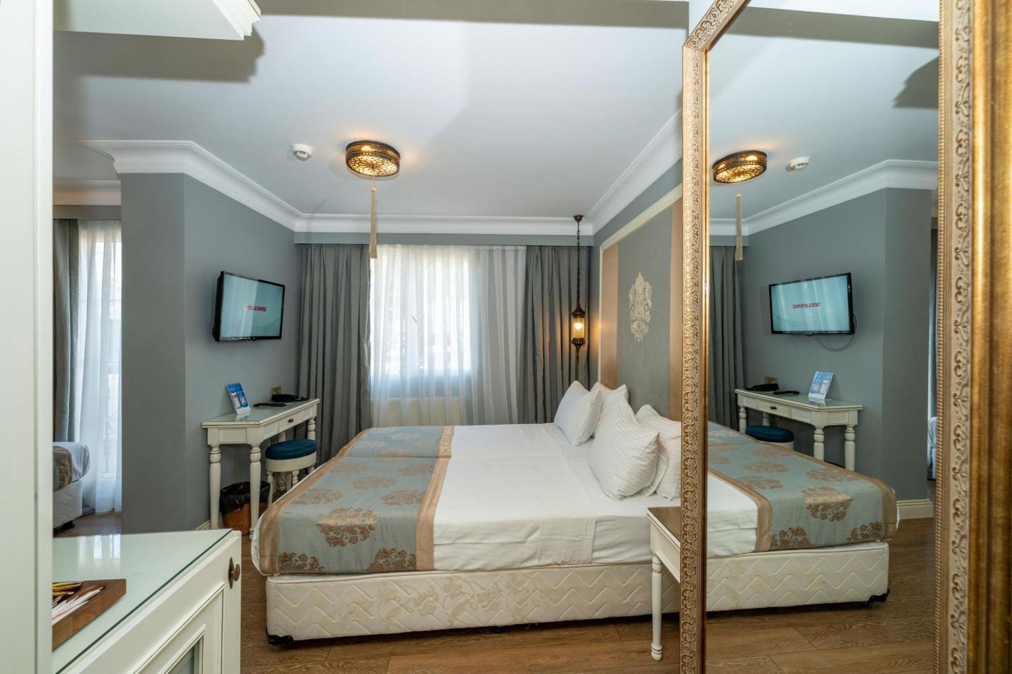 Raymond Blue Hotel Истанбул Екстериор снимка